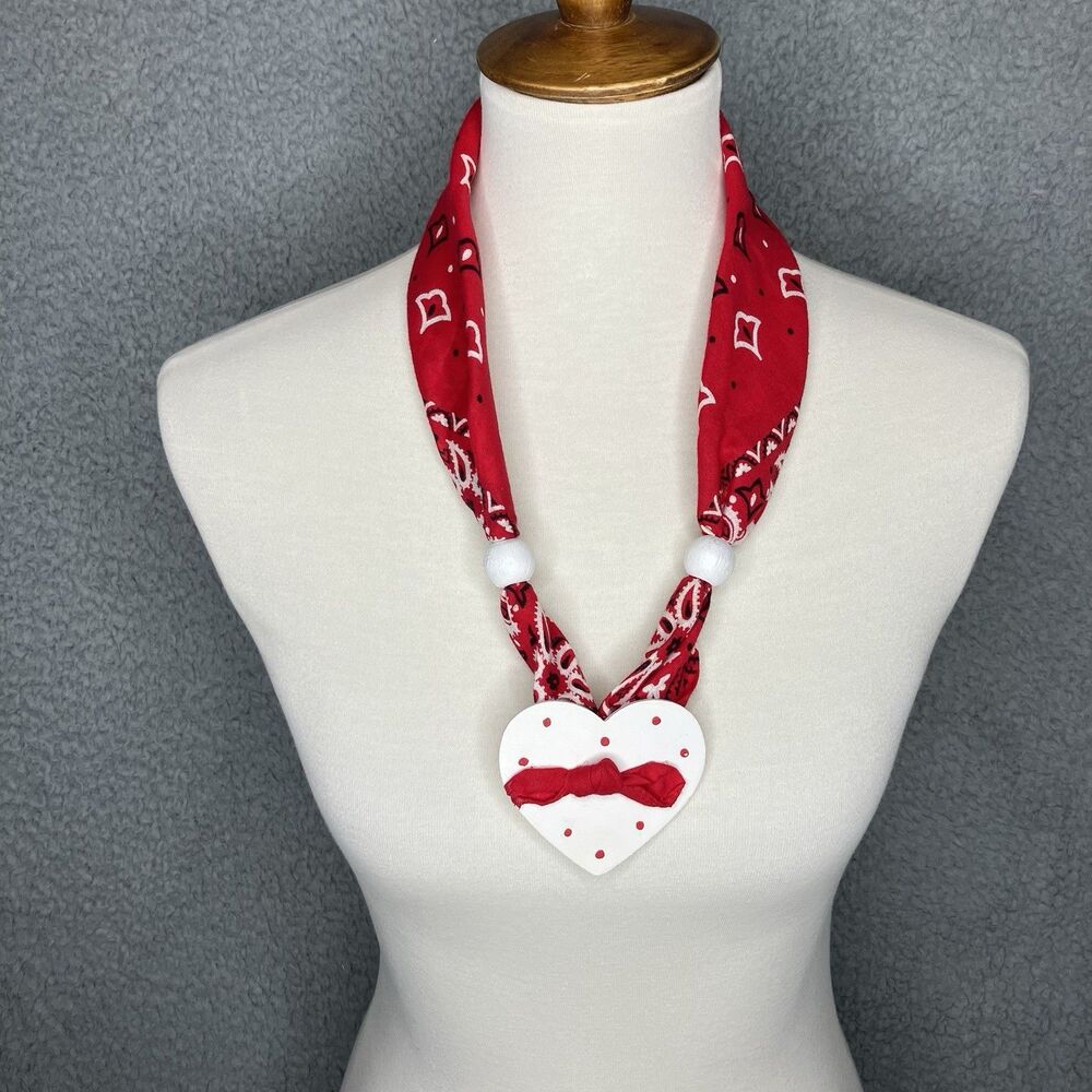Vtg‎ Necklace Red Bandana Scarf Heart Wood Pendant Western Cowgirl